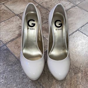 Guess nude pumps